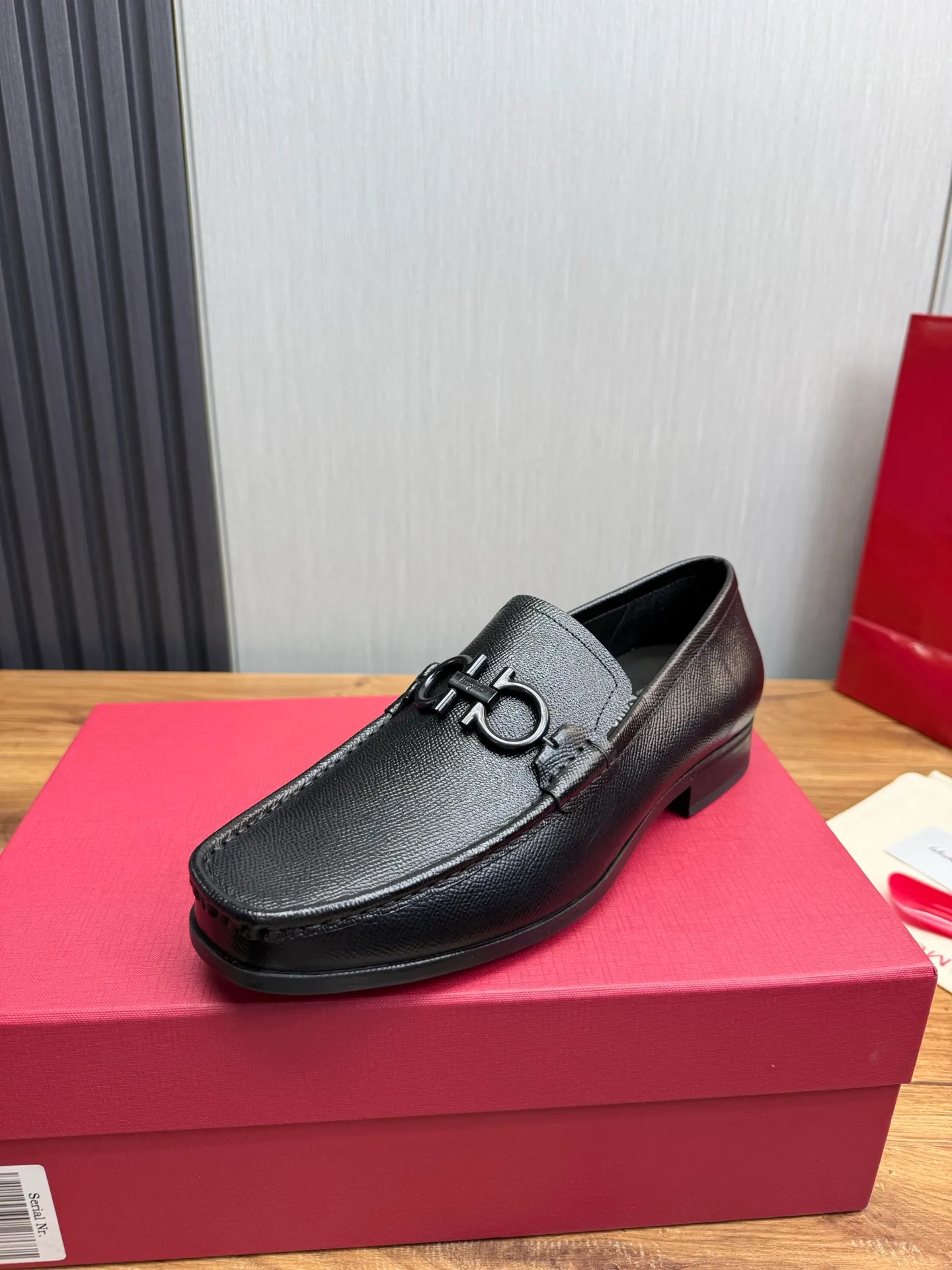 Men's shoes 💰760💰 Ferragamo. [Ferragamo] Men's Loaf leather shoes, the latest hot style, 1:1 original purchase quality, top quality, imported open-edge beaded cowhide leather on the upper, hand-made three-dimensional stitching highlights the round toe design, the inner feet are made of imported cowhide, with original wear-resistant rubber outsole, matching code 39-44, (38, 45 custom-made, non-refundable)